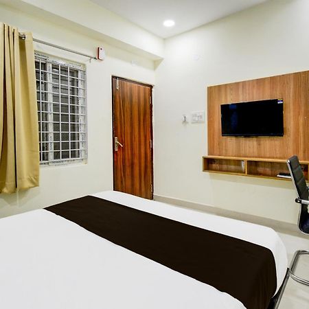 Super Townhouse Kukatpally North Formerly Munagala Arcade Hyderabad Bagian luar foto