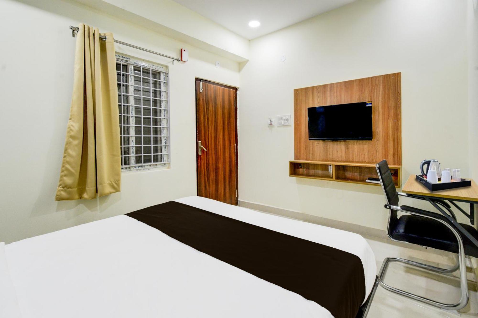 Super Townhouse Kukatpally North Formerly Munagala Arcade Hyderabad Bagian luar foto